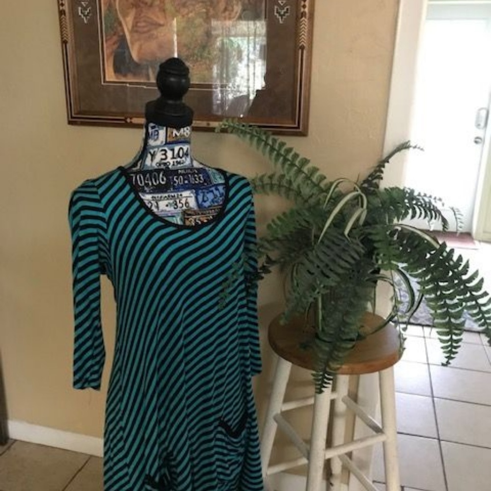 TUNIC/ DRESS - Picture 2 of 2